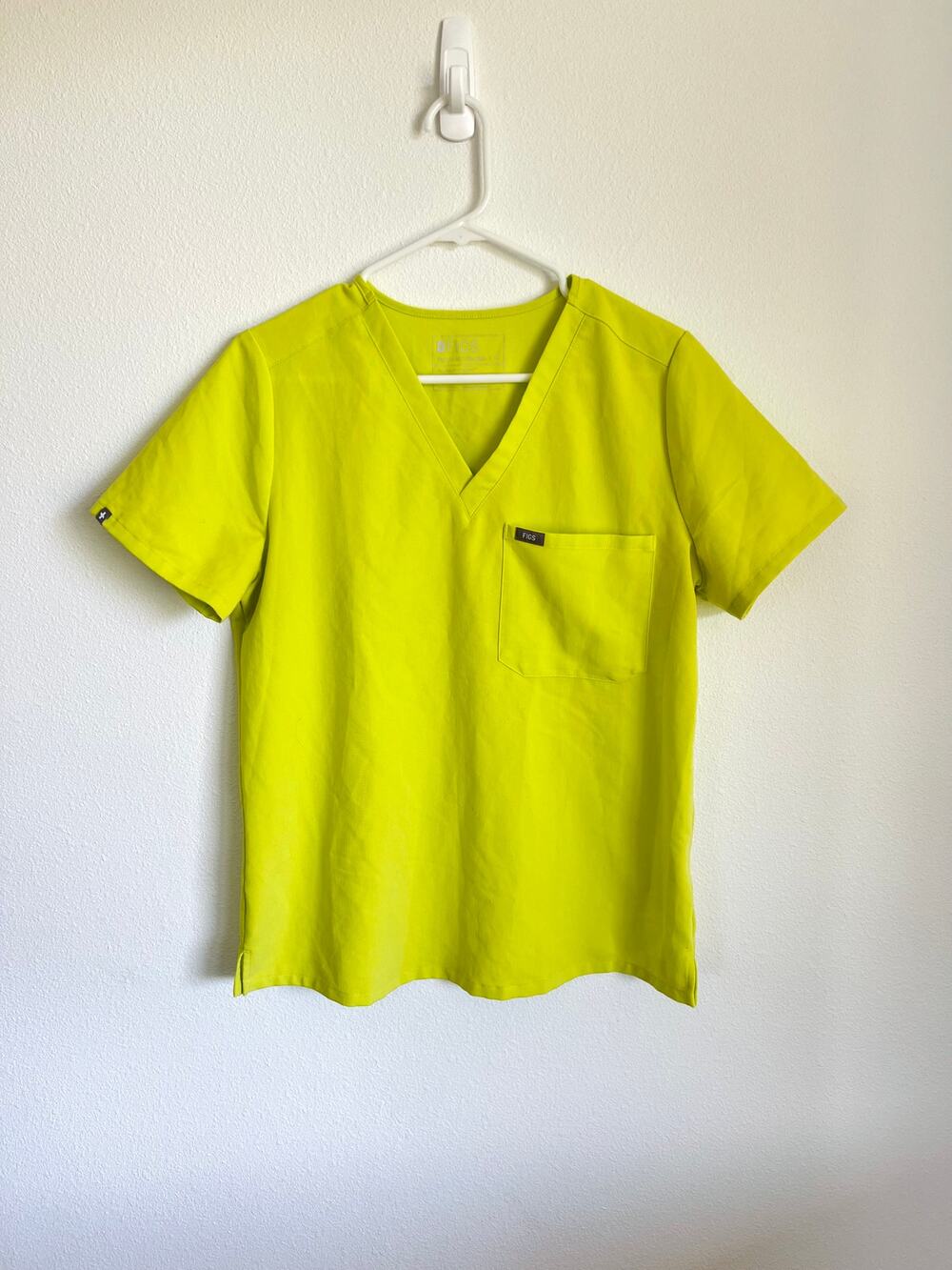 FIGS Scrubs Chartreuse Catarina Top Style FW1000 Women's Size Medium